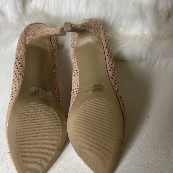 Report Jakee light pink perforated heels embellished with silver studs s… - Picture 7 of 7